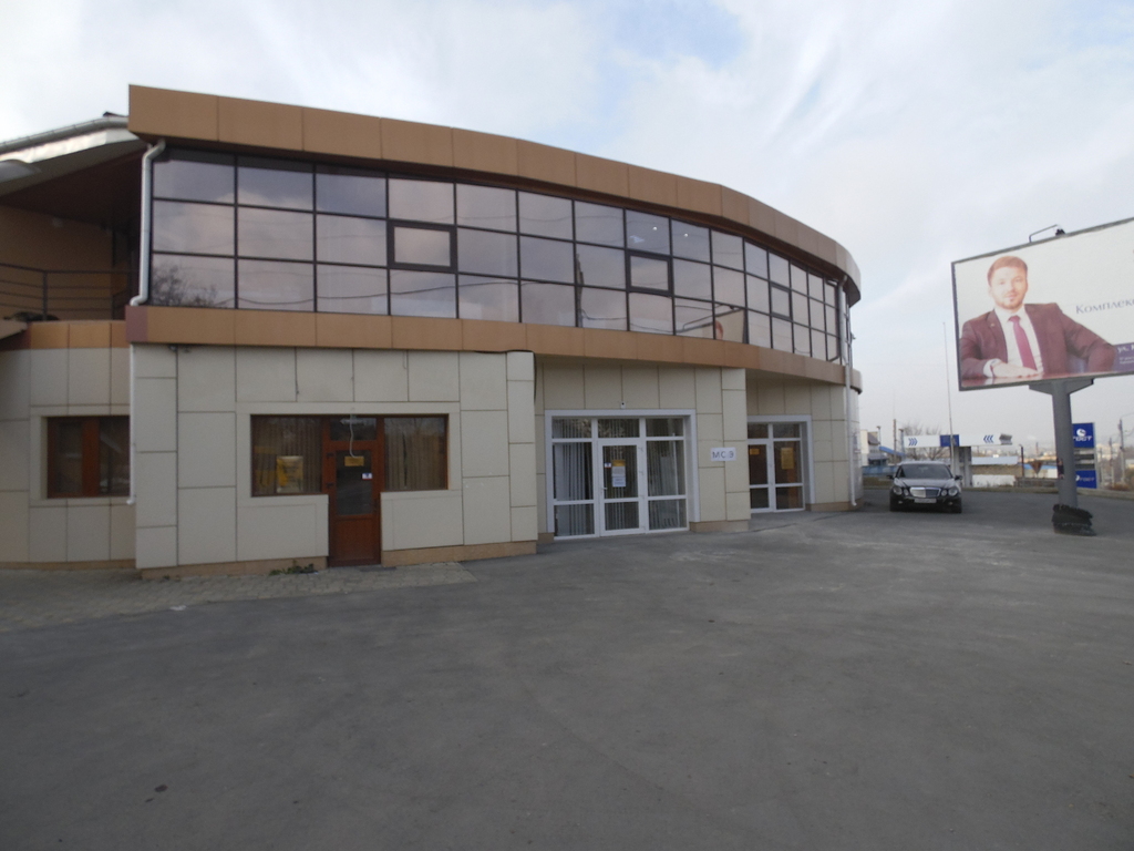 Продам отдельно стоящее здание. 830 квадратных метров. Серпухов ул новослободская дом 34. Г. Продается отдельно стоящее здание.