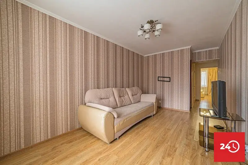 Продается 2 комнатная квартира в центре по улице Тарханова, 10 Маяк - Фото 12