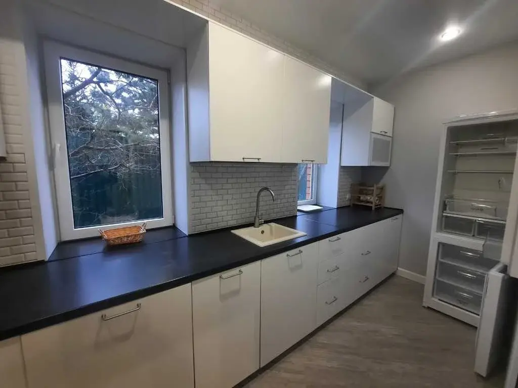 Современный дом у озера - Фото 8