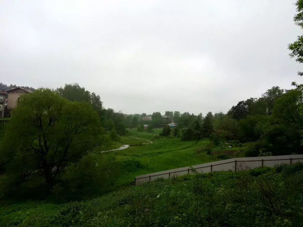Участок на высоком берегу реки с панорамными видами на Рублевке дешево - Фото 10