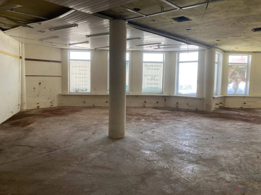 Продажа торгового помещения, Новомосковск, Новомосковский район, ул. ... - Фото 1