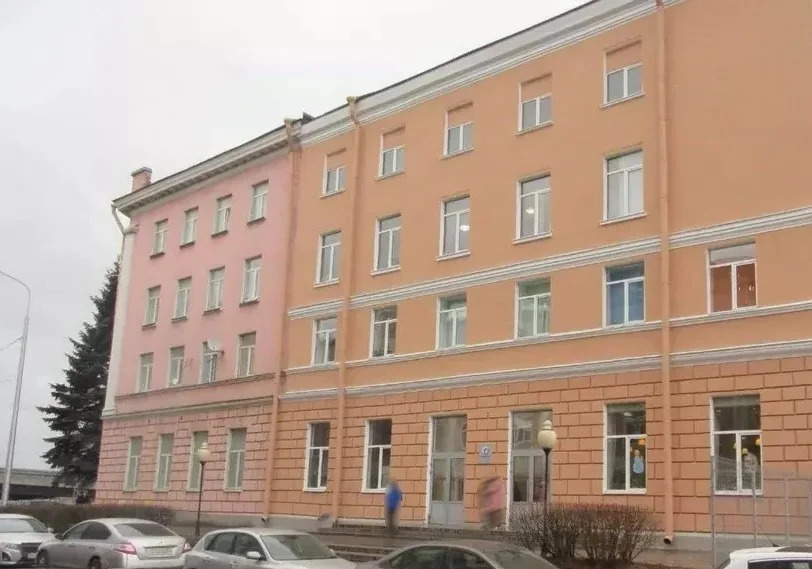 Здание действующей гостиницы 1500 м2 - В Приморском районе - Фото 1
