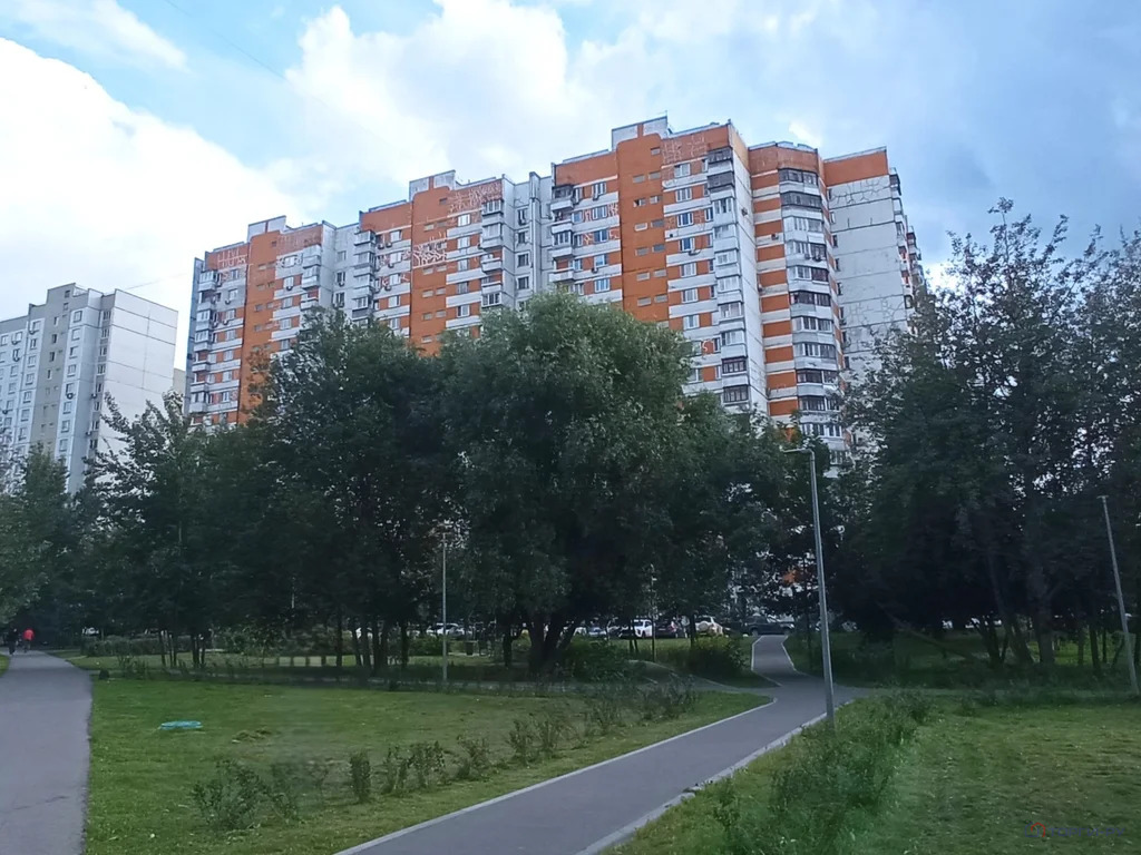 Продажа торгового помещения, ул. Генерала Белобородова - Фото 1