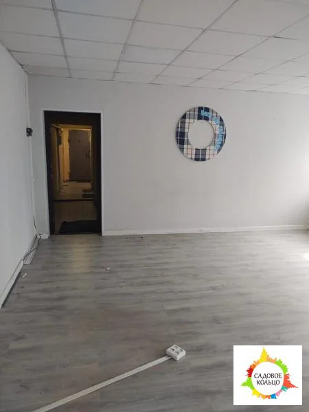 На первом этаже, очень светлое помещение 35 - Фото 1