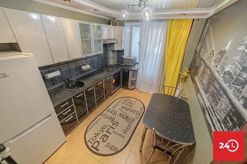 1- комнатная квартира с ремонтом- заезжай и живи по ул. Краснова 40!!! - Фото 3