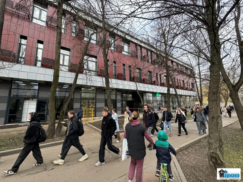 Аренда торгового помещения, ул. Дудинка - Фото 1