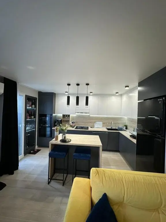 Продам просторную евро-трёхкомнатную квартиру (2 изолированные спальни - Фото 2