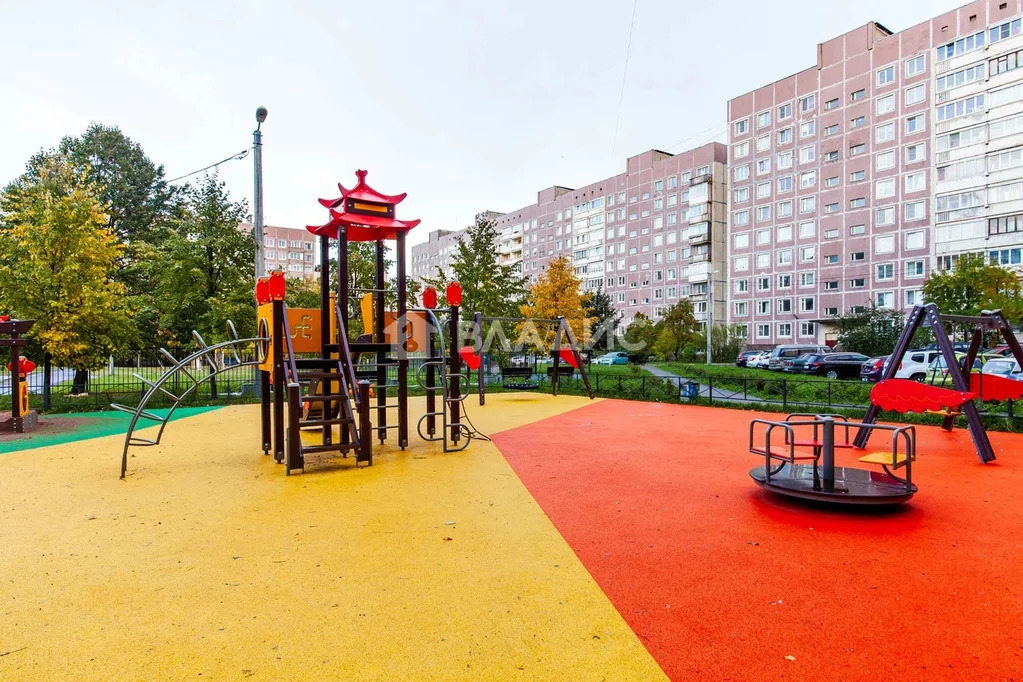 Санкт-Петербург, Школьная улица, д.43, 3-комнатная квартира на продажу - Фото 9