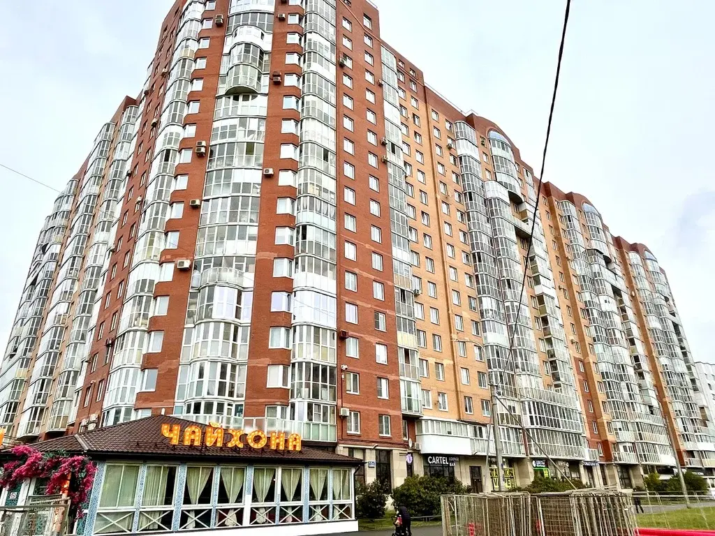 Трехкомнатная квартира с хорошим ремонтом. мебелью и техникой - Фото 14