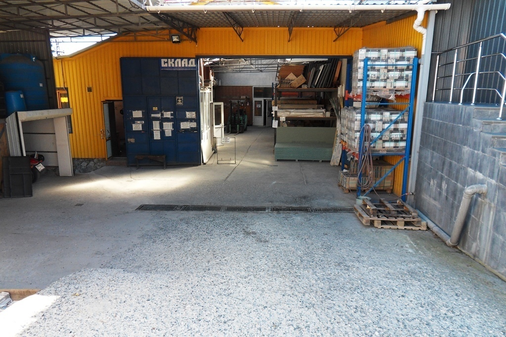 Магазин-склад в Ялте на ул.Блюхера (район Промбазы) - Фото 3