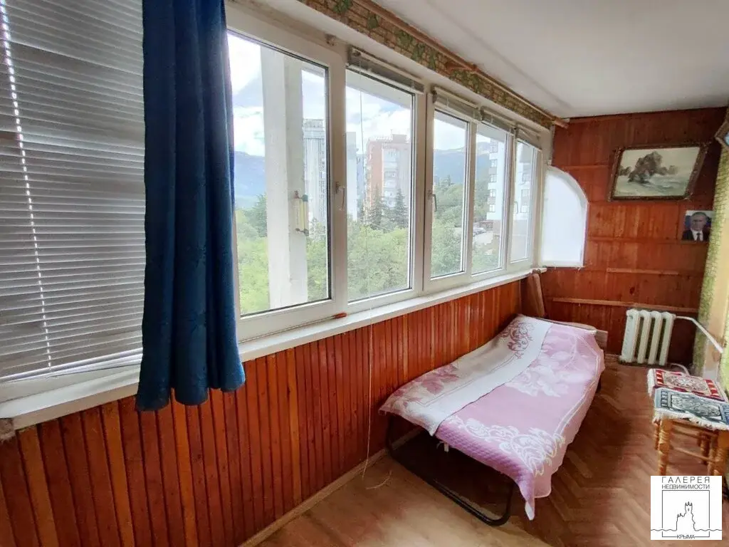 Продаётся светлая видовая 2-комнатная квартира в Ялте, ул. Мухина - Фото 11