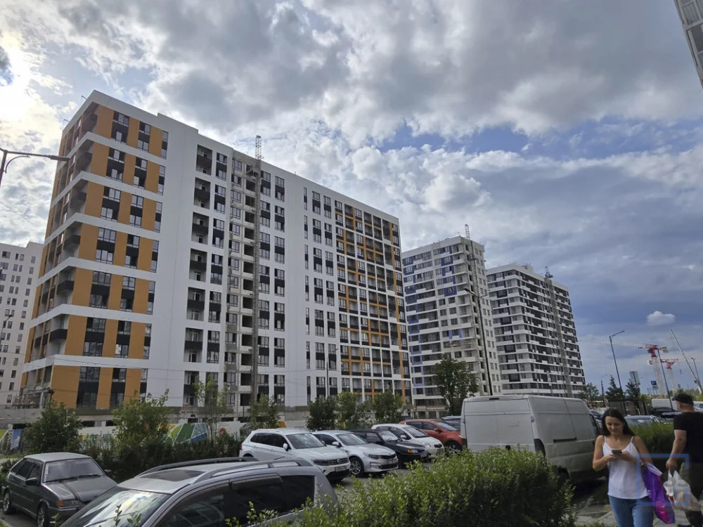 Продажа торгового помещения, м. Филатов Луг, ЖК Деснаречье - Фото 1
