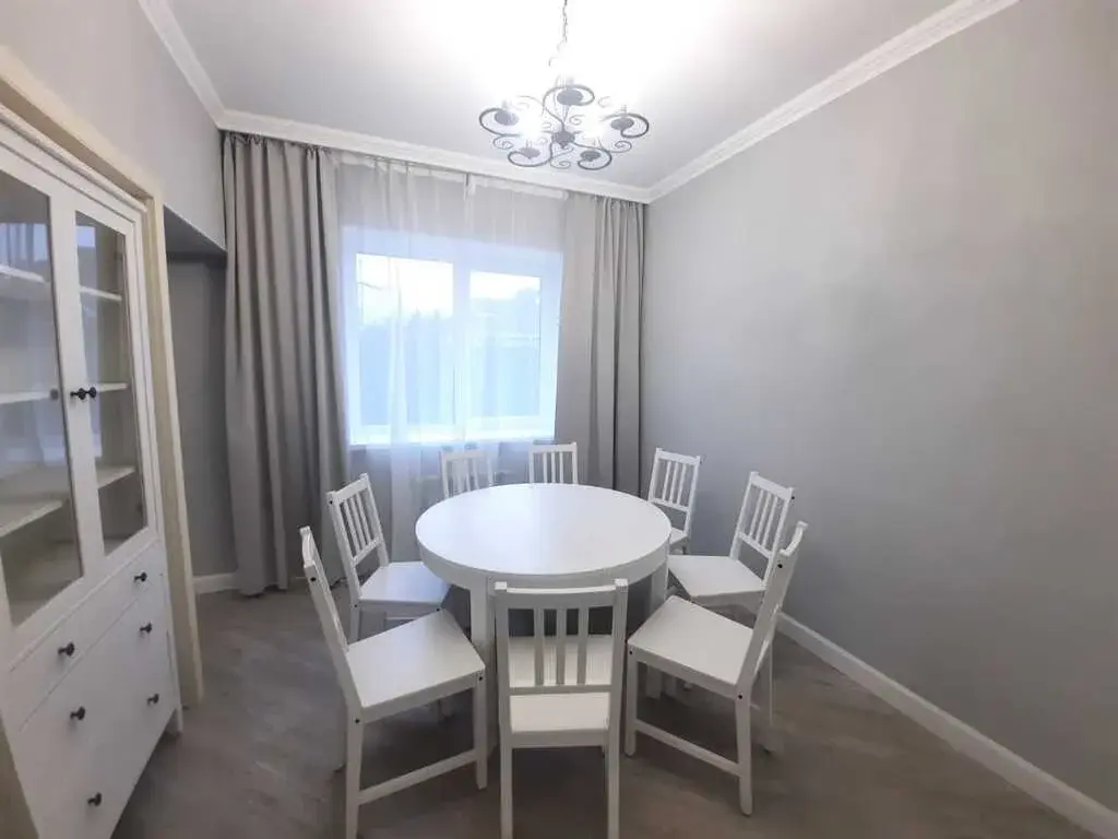 Современный дом у озера - Фото 10