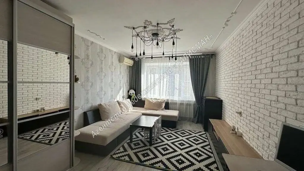 Продам 3-комн. квартиру в г. Таганроге, в р-не Русского поля - Фото 1