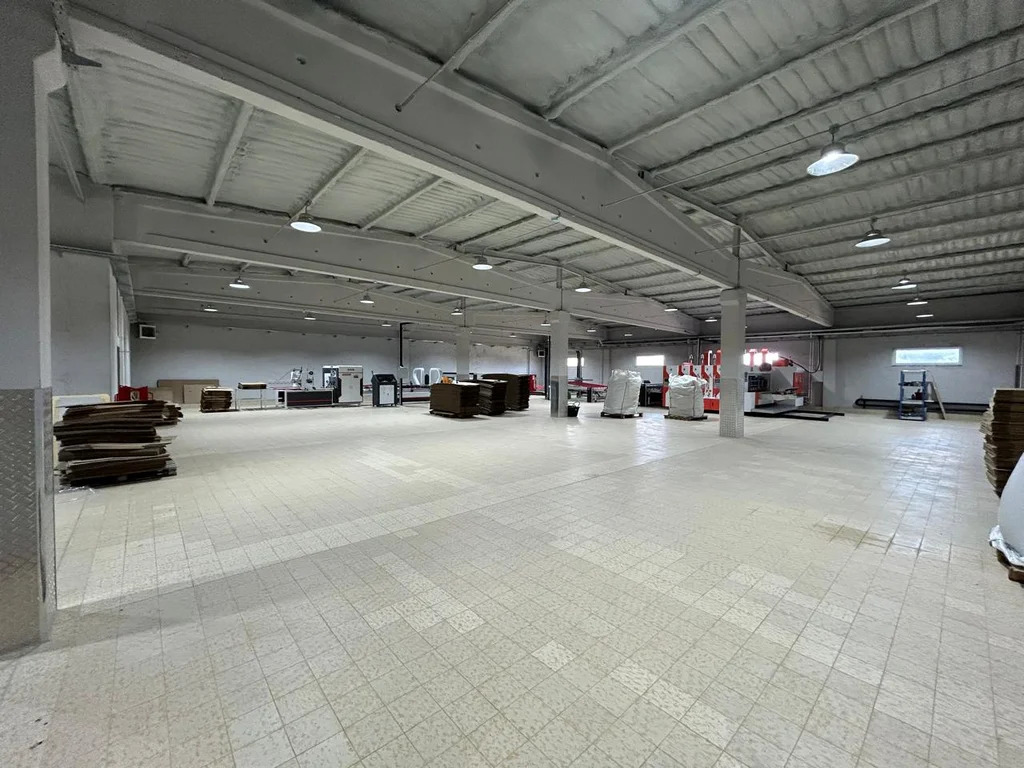 Производственно-складские помещения 1500 м2 на участке  5.85 Га - Фото 1