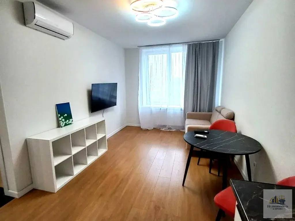 Уютная 2-комн. с ремонтом, 1 мин от метро - Фото 1