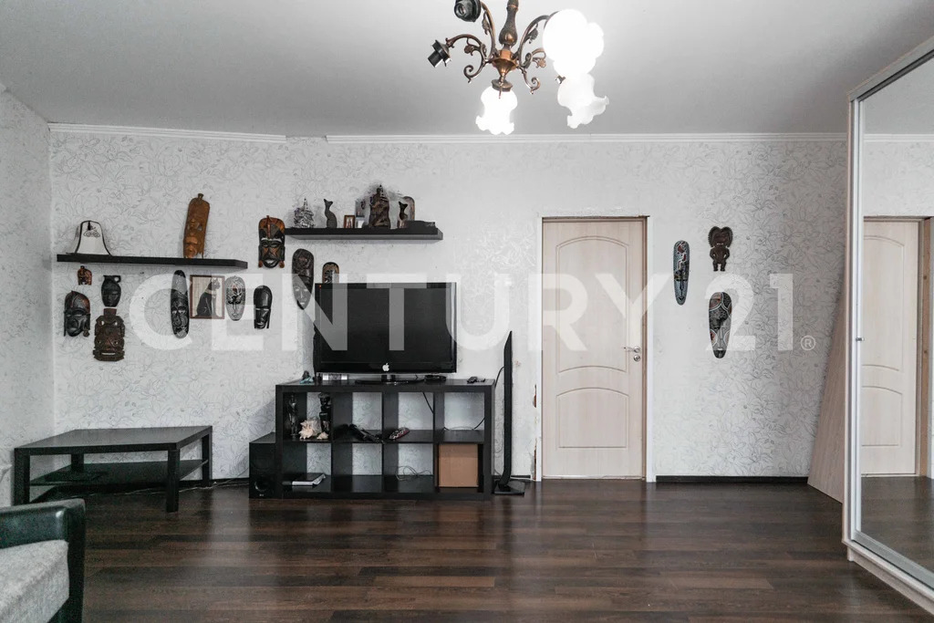 Продажа квартиры, ул. Маршала Захарова - Фото 1