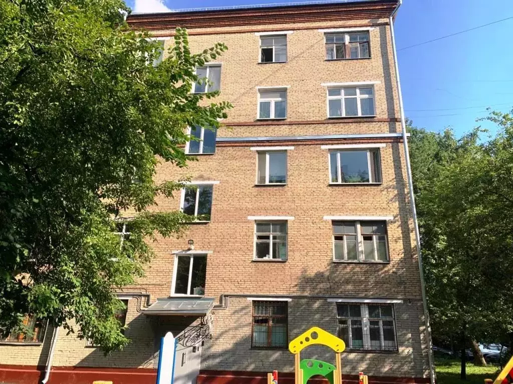 Продается просторная 4х к.кв.(98/69/9)м2, Сталинский дом, м. Динамо - Фото 0