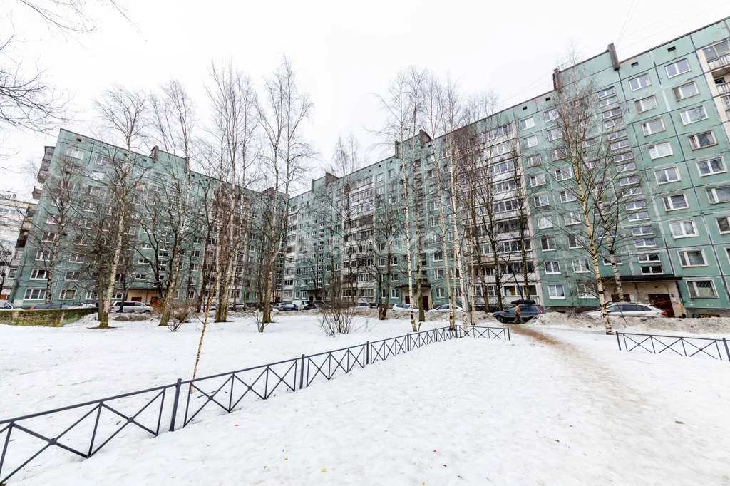 Санкт-Петербург, Сиреневый бульвар, д.22/26, 3-комнатная квартира на ... - Фото 15