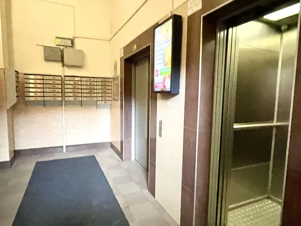 Трехкомнатная квартира с хорошим ремонтом. мебелью и техникой - Фото 25