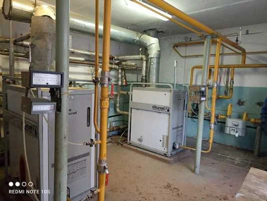 Здание котельной; Пункт учета расхода газа на миникотельной; Котел ... - Фото 1