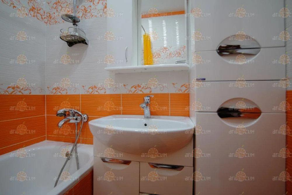 2-комн. квартира - Фото 11