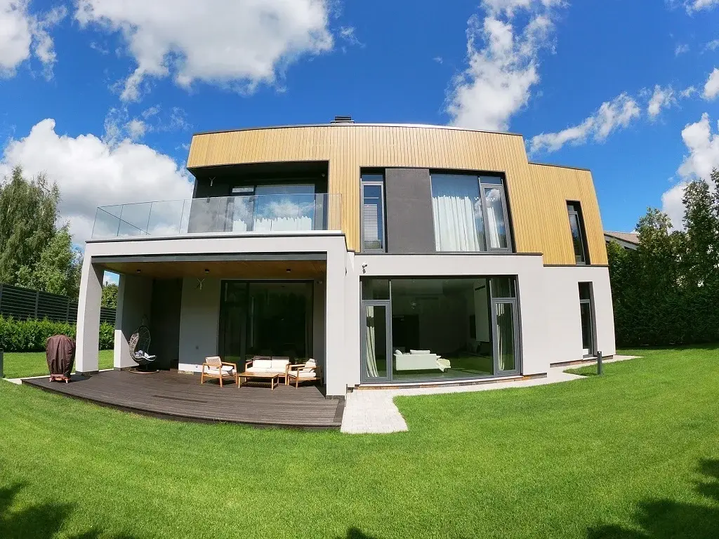 Продажа нового современного дома с панорамным остеклением на Рублевке - Фото 0