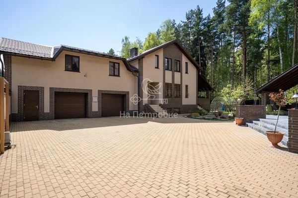 Продается 3-этажный дом, 350 м - Фото 1