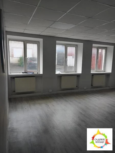 На первом этаже, очень светлое помещение 35 - Фото 3