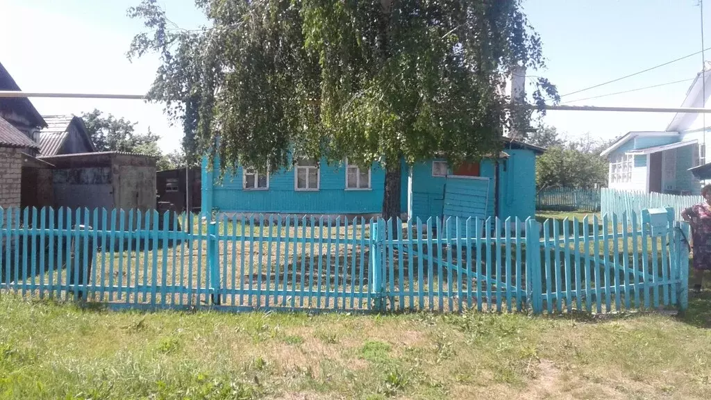 Продается деревянный 2-комнатный дом в поселке Добринка - Фото 0