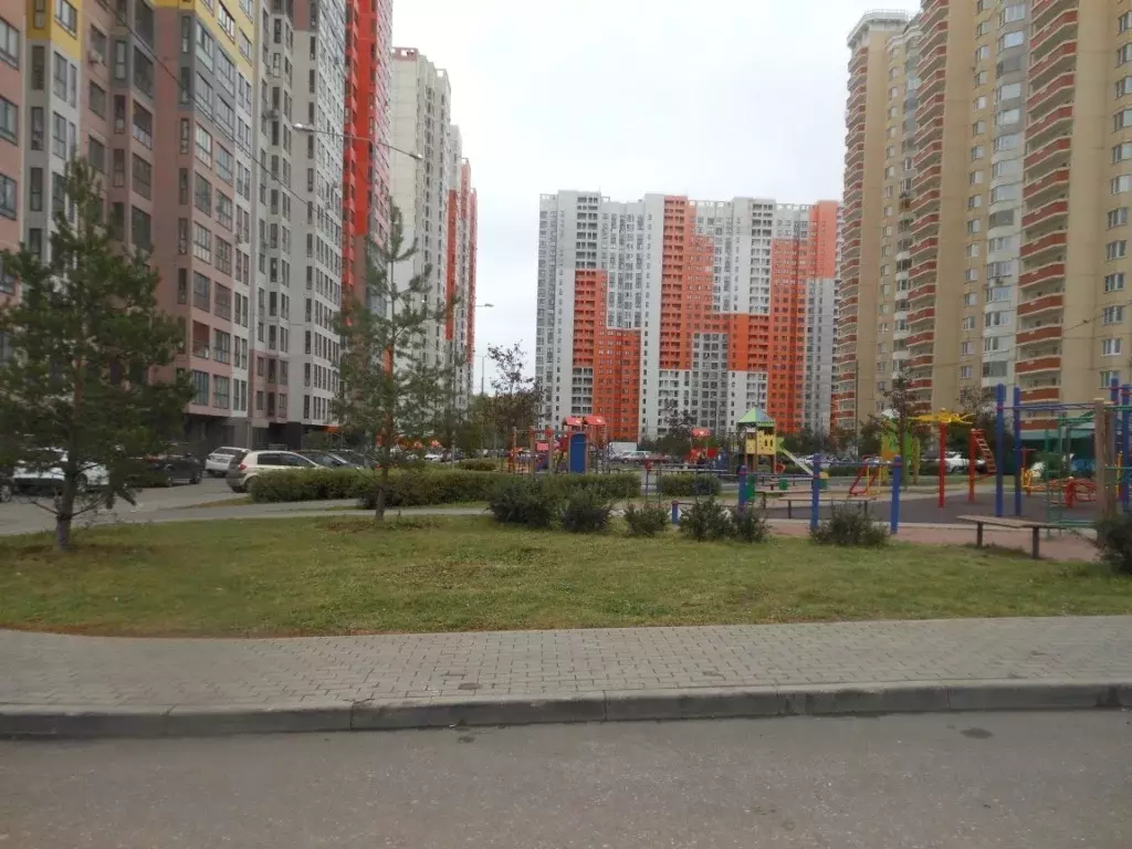 Продается 3 комн.кв в Дрожжино, Новое шоссе 12 к1, Московская область. - Фото 1