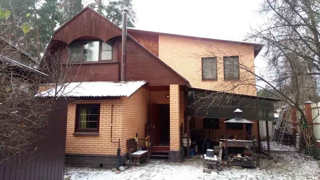 Продаётся уютный двухэтажный дом в живописном посёлке Малаховка - Фото 1