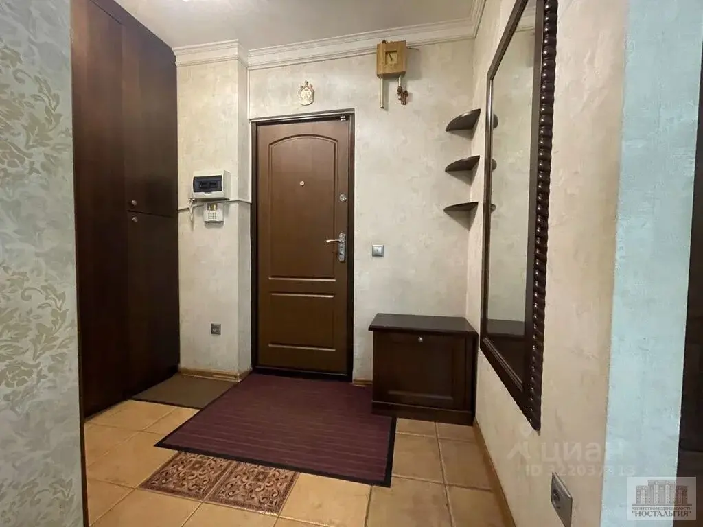 Снять двухкомнатную квартиру 50.0м - Фото 1