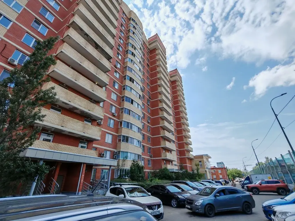 Продам квартиру в Лобне - Фото 1