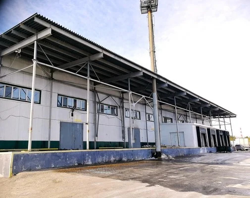 Склад с пандусом и ж/д тупиком, 3500 м - Фото 1