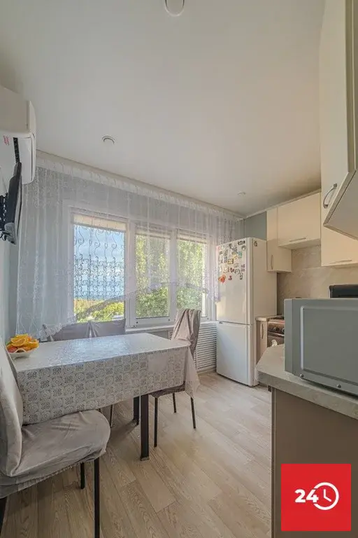 Продается 2 комнатная квартира по улице Аустрина, д.156 (р-н Север). - Фото 2