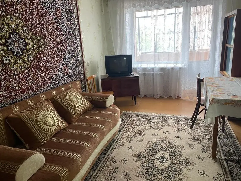 Продажа  3-х комнатной квартиры - Фото 1