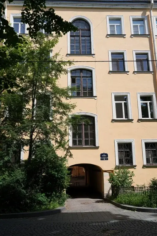 Продам 2-х комн. квартиру в СПб. от владельца: 1-я линия ВО, дом 24. - Фото 1