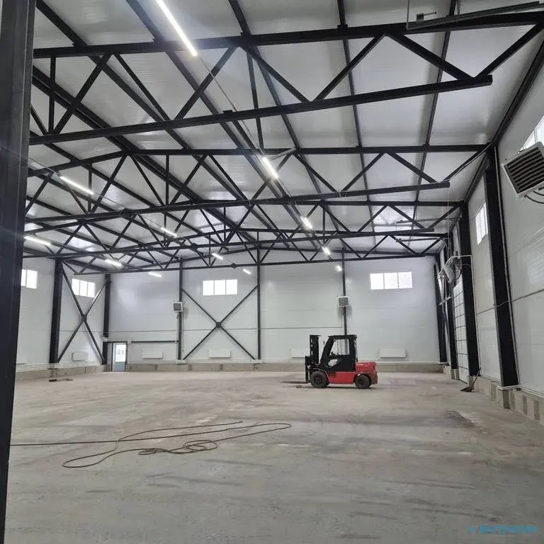 Аренда здания 1360м2 в Порошкино. - Фото 1