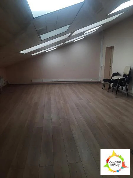 В офисном здании на мансардном 5 ом этаже предлагаем под офис 17,2 кв - Фото 10