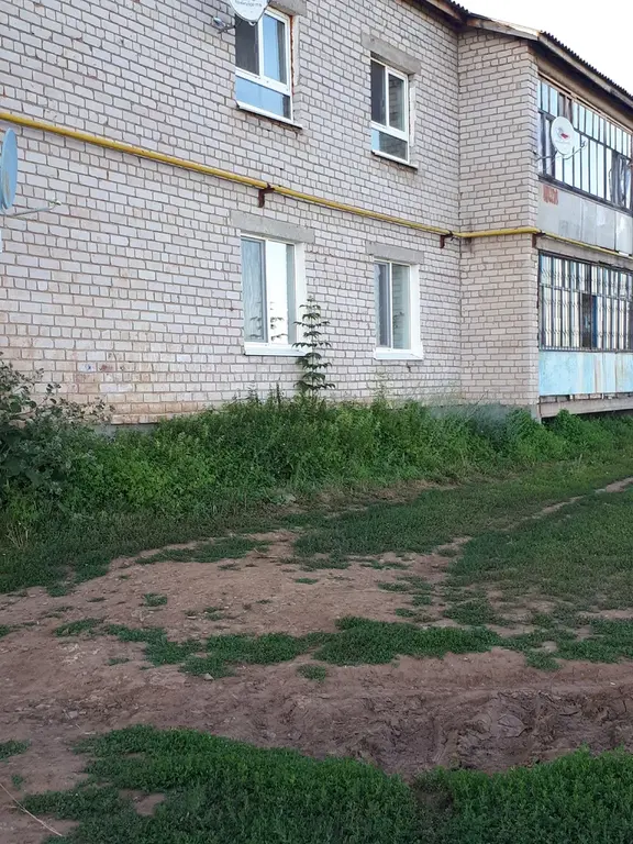 Продам 2 комнатную квартиру, село Гольяны, улица Совхозная 14 - Фото 1