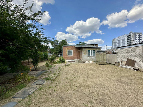 Дом 100 м2 на участке 7.7 сот.