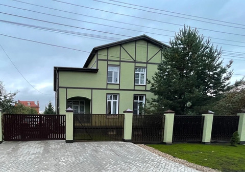 Просторный дом с ремонтом и центральными коммуникациями