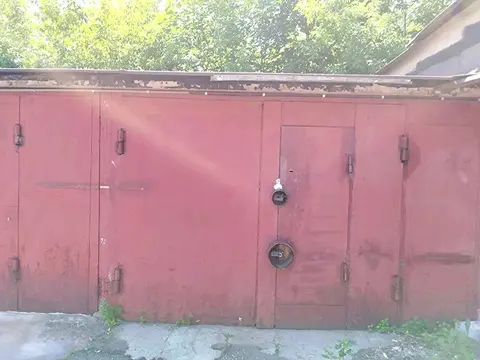 Гараж на улице Колораш