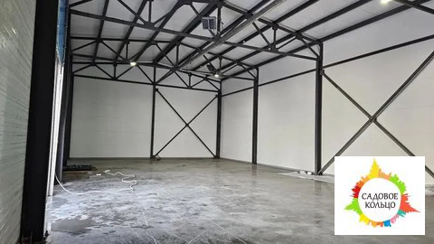 На огороженной