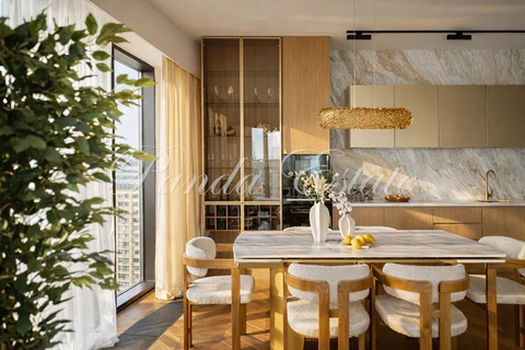 Видовая квартира с ремонтом в Sky House (ном. объекта: 9681)