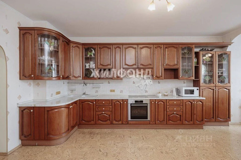 Продажа квартиры, Новосибирск, ул. Коммунистическая