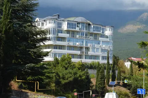 3-комн. квартира, 125 м2 в Ялте с видом на море и горы