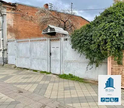 Земельный участок в центре города.
