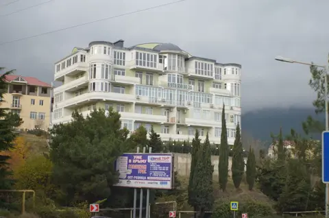 Крым, Ялта 3-ком кв 4/5 этаж. новый дом